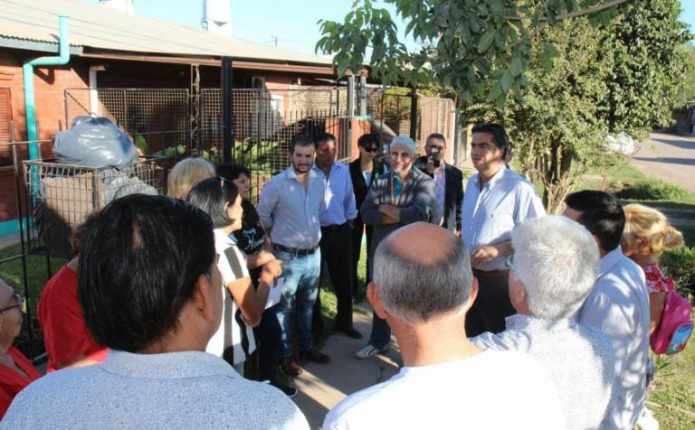 Capitanich se reunió con los vecinos para coordinar tareas de mejoramiento en los barrios.