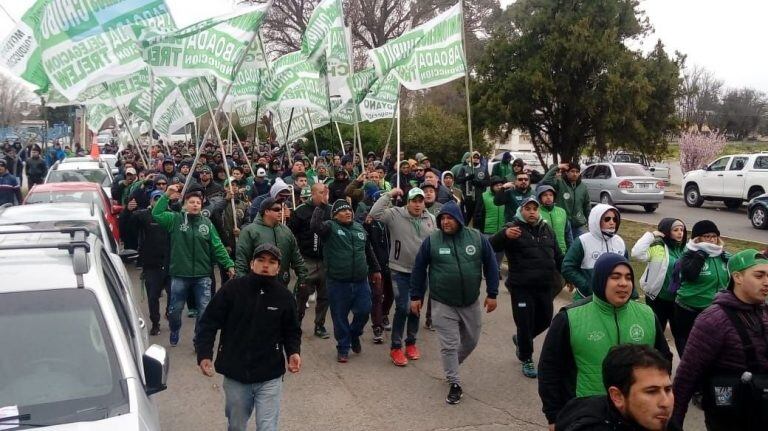 Marcha en Rawson (Foto: El Chubut).