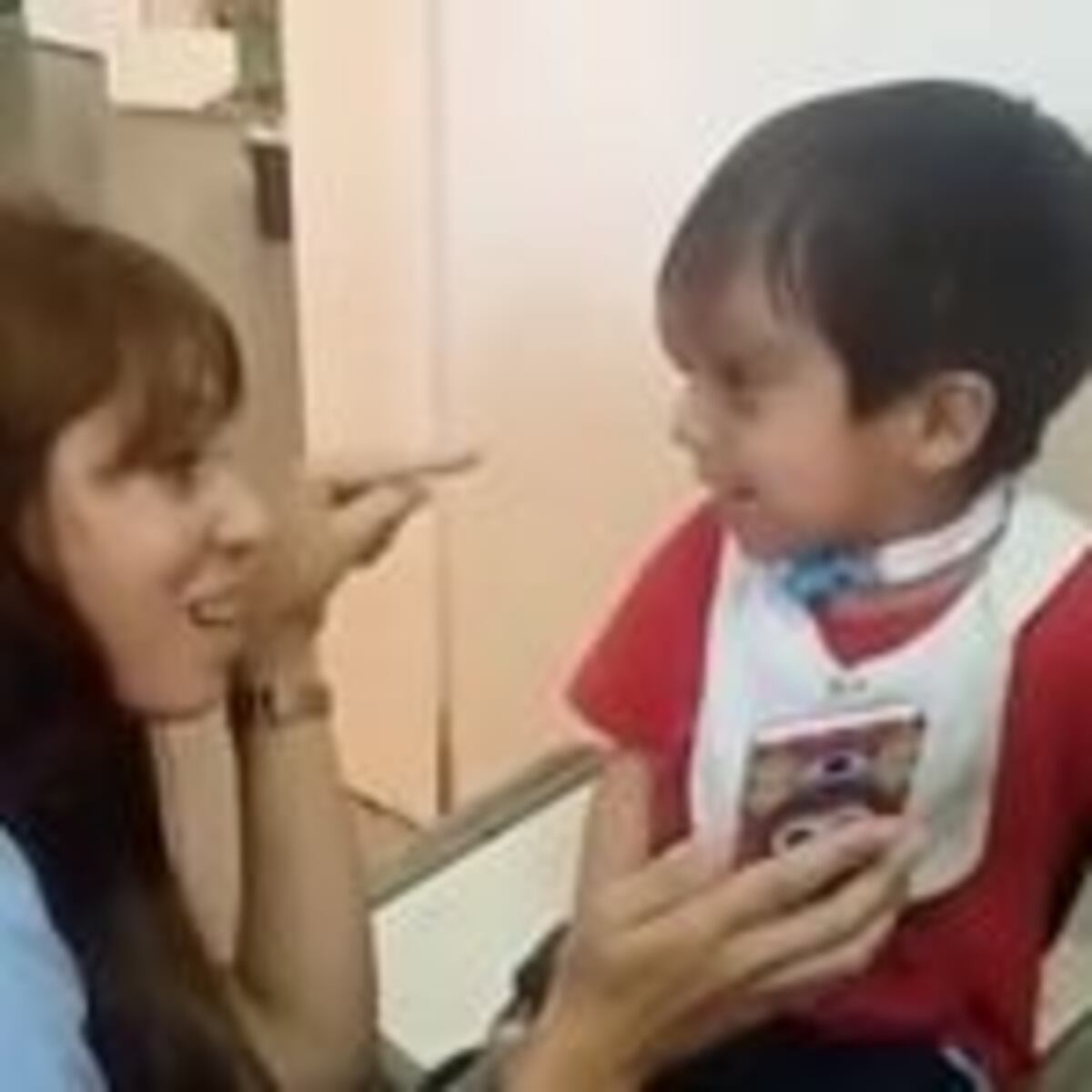 Emotiva colecta de maestras cordobesas para un niño que tiene hidrocefalia