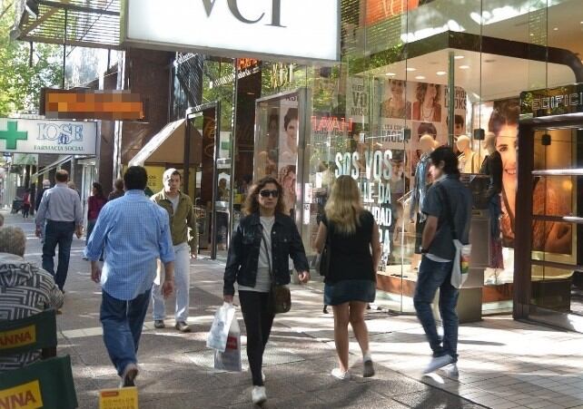 Fin a la siesta. La prueba piloto arrancó este viernes y durará dos semanas, donde los comercios de Mendoza atenderán de 9 a 21.