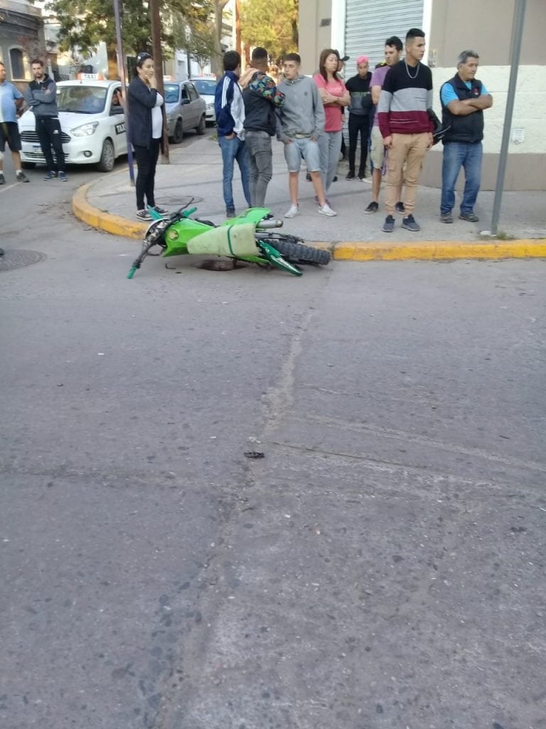 Alta Gracia: un motociclista perdió la vida tras colisionar contra una camioneta