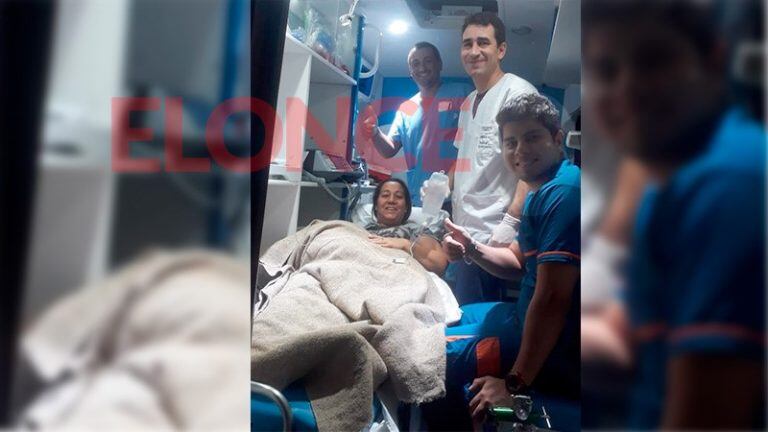 El parto fue atendido a bordo de la ambulancia