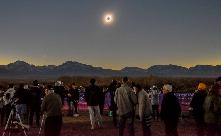 El avance tecnológico acercó la astronomía a la gente común.