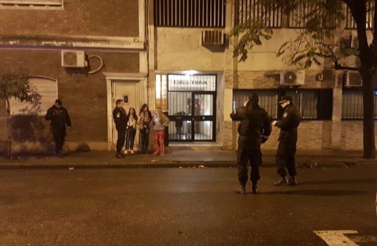 En Dorrego al 1600 ocurrió una de las balaceras. En total allí se registraron 10 disparos. (Twitter)