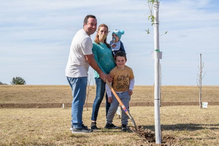 Familia Ruffinatti Fissore en el parque de la vida Marull (Prensa Municipalidad de Marull)