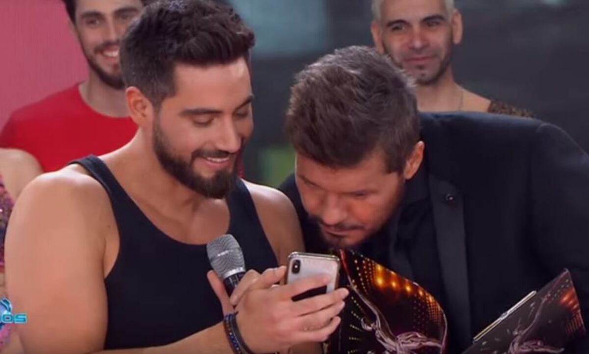 Marcelo Tinelli leyó en vivo los mensajes privados entre Nico Occhiato y Pampita: "Para mí usted comete errores en ese texto"