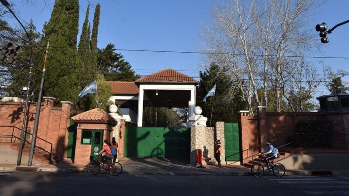 Sobreseyeron por inimputable al hombre que arrojó una bomba molotov en la Quinta de Olivos