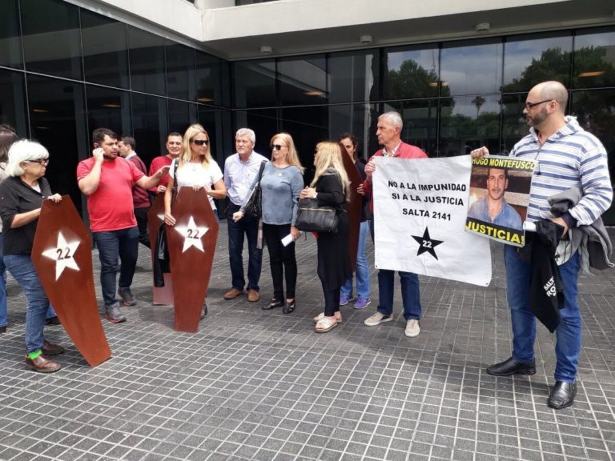 Salta 2141: familiares de las víctimas reclamaron por la postergación del juicio