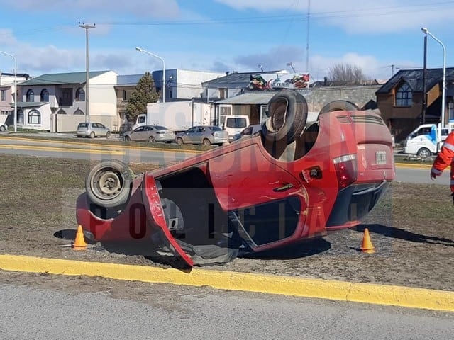 Vuelco de un vehículo en Río Grande