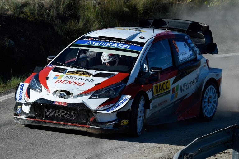 Ott Tanak y su navegante Martin Jarveoja, en el Toyota Yaris WRC. El piloto estonio es pretendido por Hyundai para 2020...