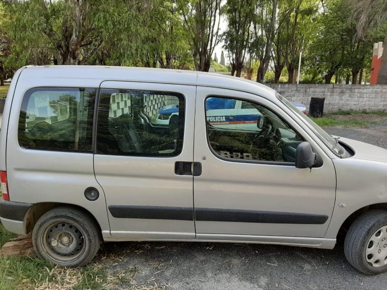 La camioneta secuestrada (Foto: Destacamento Balneario)