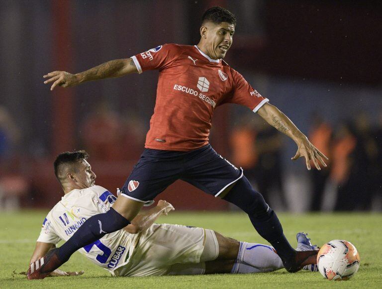 Alan Franco ante Brasil por la Copa Sudamericana, en febrero de 2020 (Foto JUAN MABROMATA / AFP)