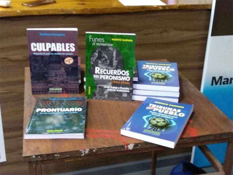 El periodista presentó todos sus libros