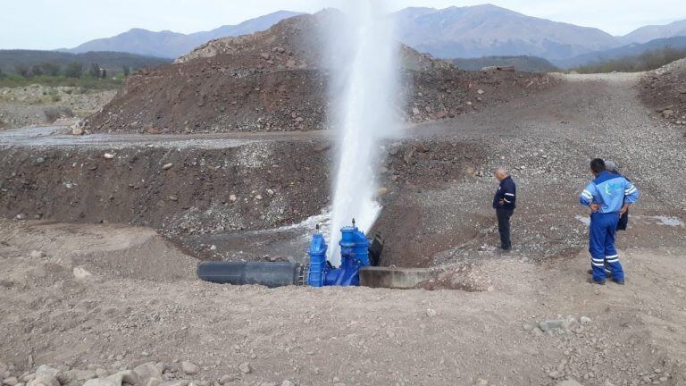 El personal de Agua Potable detectó el problema en el acueducto y dio aviso a las autoridades.