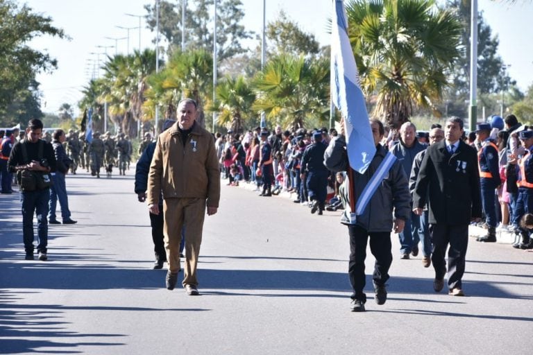 Acto y desfile civico 25 de mayo - La Rioja