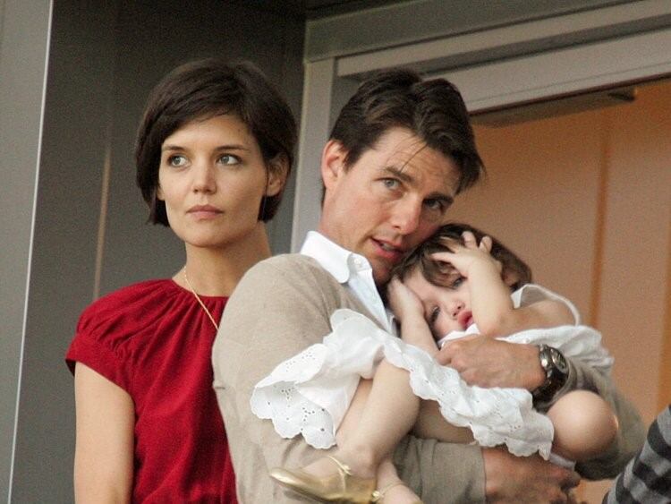 Tom Cruise junto a Katie Holmes y a Suri, hija de ambos.