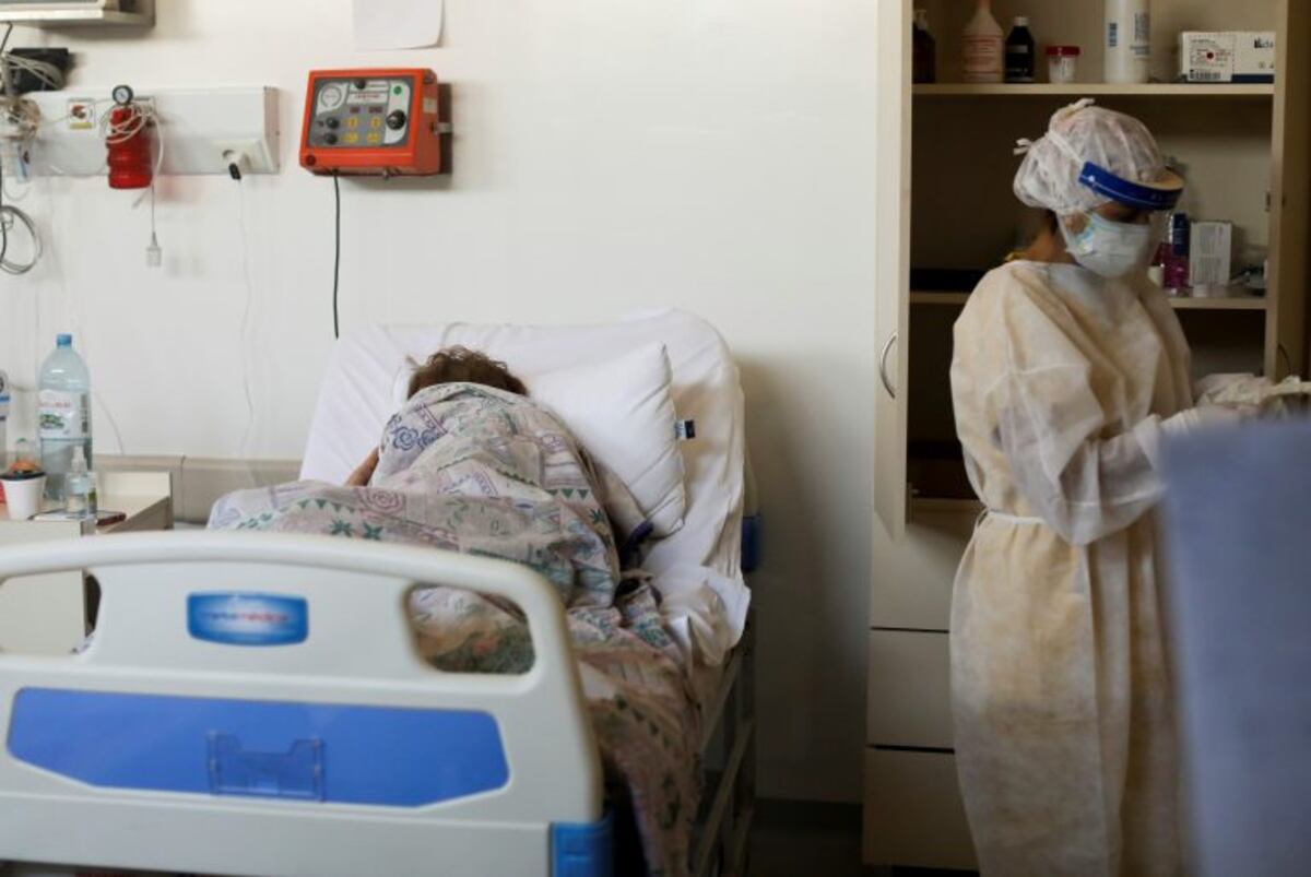 Establecen un protocolo en la ciudad de Buenos Aires para visitar a personas con coronavirus en estado crítico