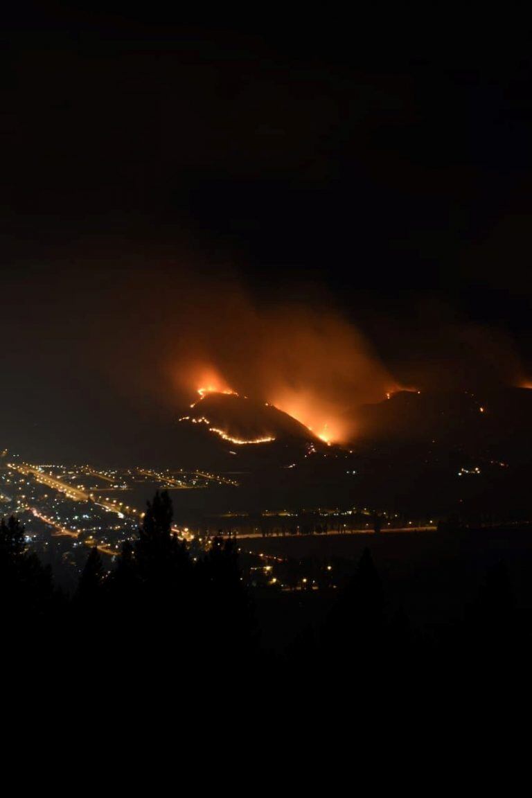 8 horas de incendio. Foto: Juan Balestra