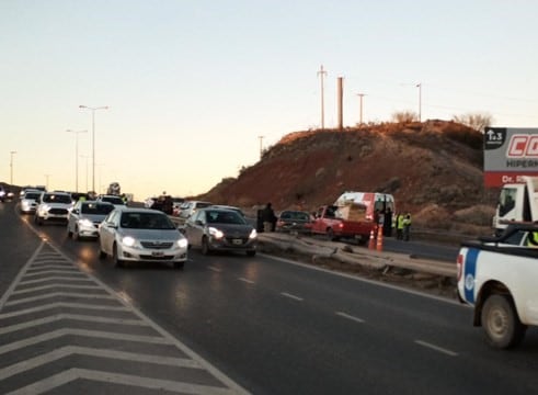 Siete autos en un choque en cadena en Cañadon de las cabras. Fotografía. Telefé Neuquén.