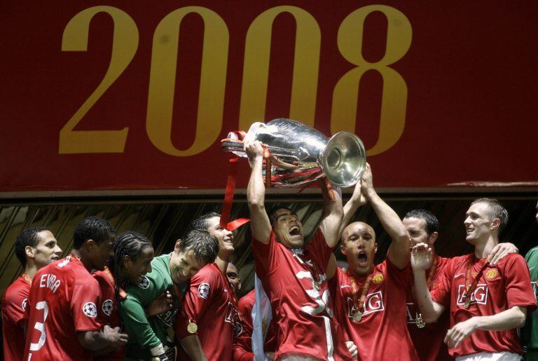 Carlos Tevez festejando la Champions League con el Manchester United (Foto: Ivan Sekretarev/AP)