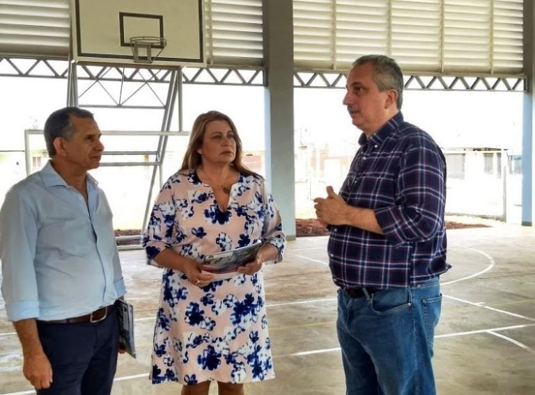 Passalacqua recorrió las instalaciones de la primera escuela técnica de Itaembé Guazú. (Foto: Misiones Online)