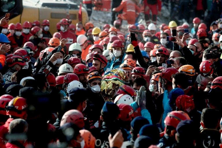 Rescate en Turquia. (Samet Dogru/IHA via AP)