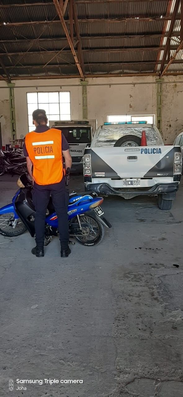 Moto secuestrada en operativo policial (policía)