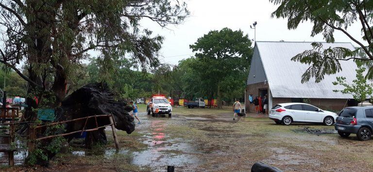 Bomberos Voluntarios Arroyito en el momento de las lluvias en Arroyito