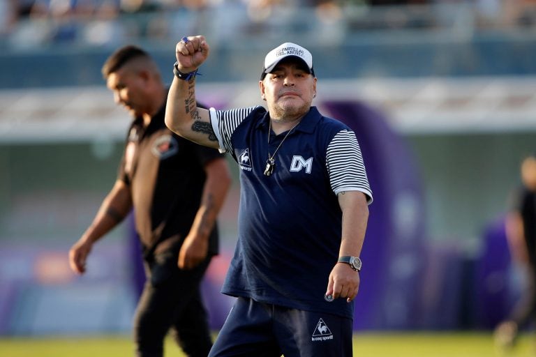 Diego Armando Maradona, DT de Gimnasia de La Plata (web).