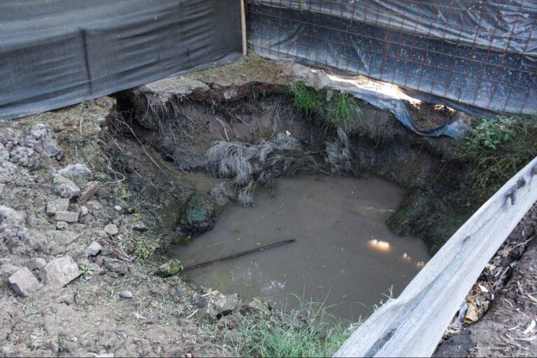 Los vecinos del asentamiento sanjuanino Salvador Tejada viven entre aguas servidas.