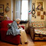 Emma Morano, thought to be the world's oldest person and the last to be born in the 1800s, is seen during her 117th birthday in her house in Verbania, northern Italy November 29, 2016. REUTERS/Alessandro Garofalo