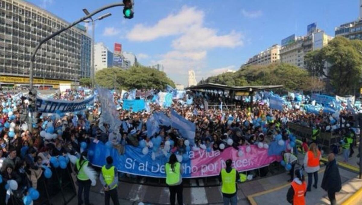 Se realizó una marcha contra la despenalización del aborto en el Obelisco