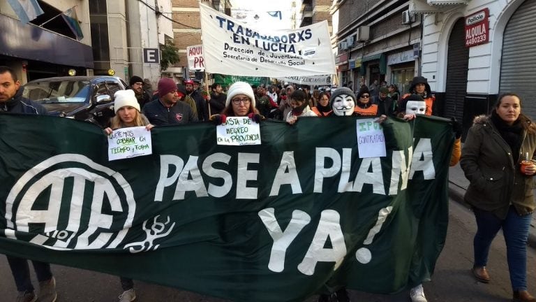 Movilización de ATE por el pase a planta permanemte. (ATE)