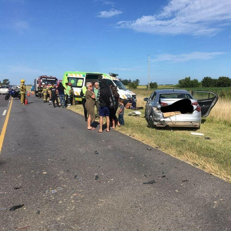 Accidente en Madariaga, bomberos juegan con niño (Foto:Instagram/@bomberosmadariaga)