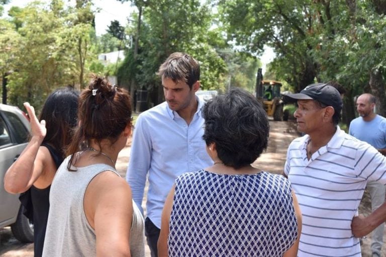 Passaglia recorrió el barrio y dialogó con los vecinos respecto de los avances de obra.