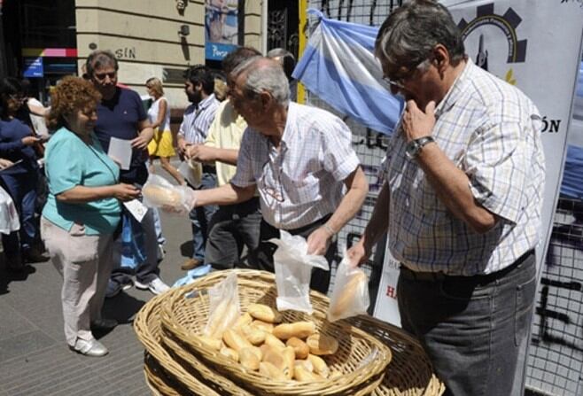 El pasado 25 de abril regalaron 5.000 kilos de pan en el Congreso Nacional.