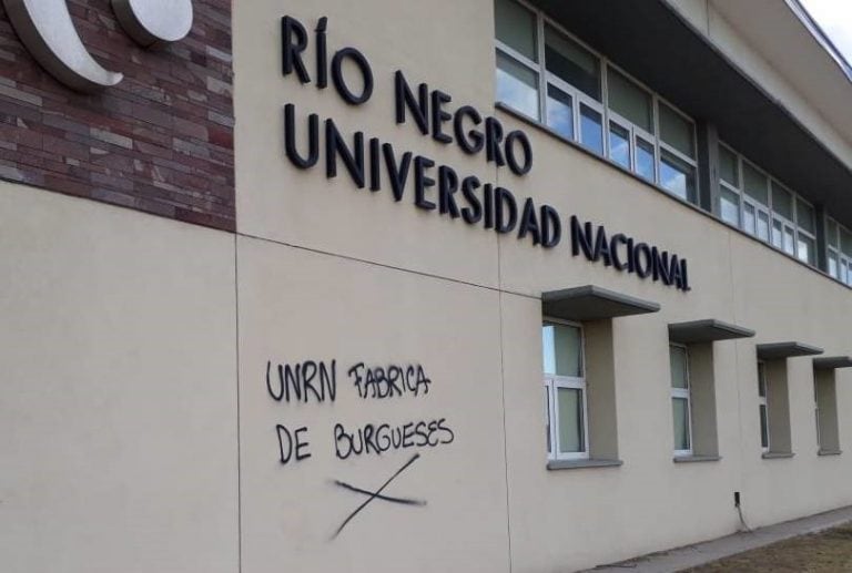 Un grupo de estudiantes de la UNRN de Roca, viajó a Viedma.