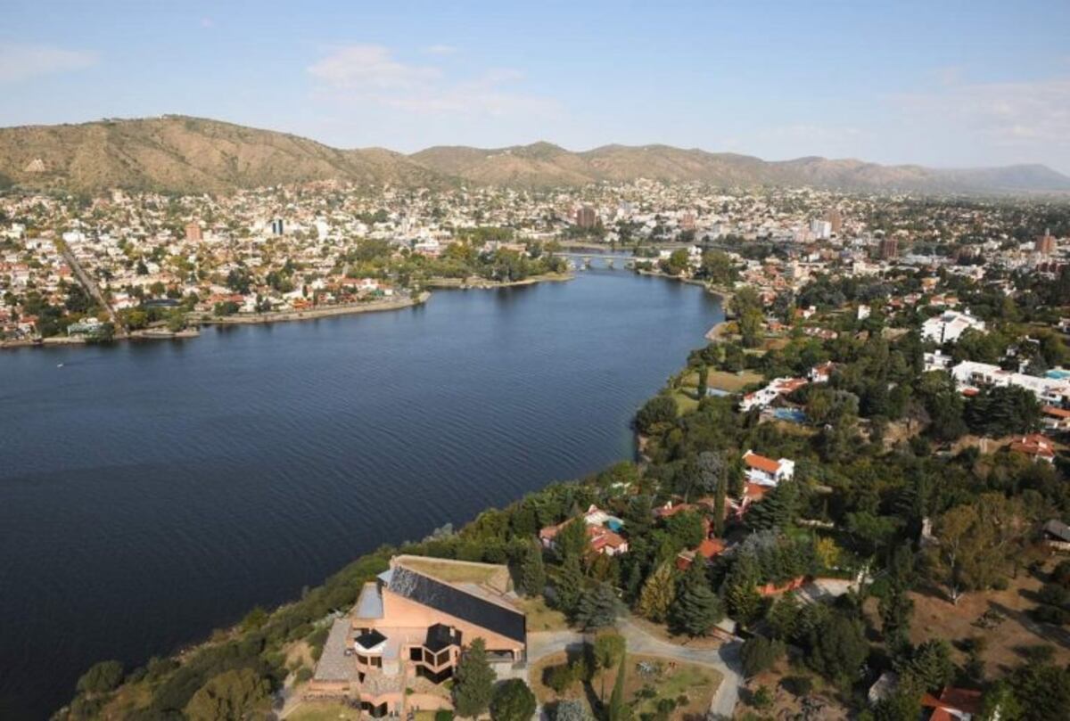 El SMN prevé una máxima de 32°C, con cielo mayormente nublado y probabilidad de lluvias hacia la tarde