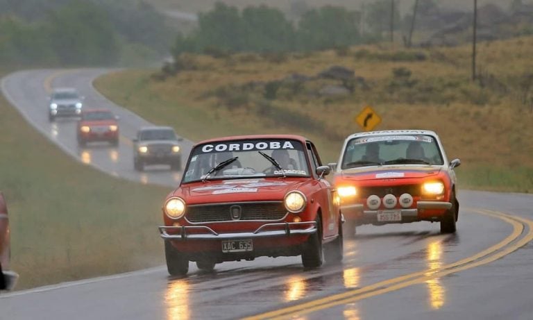 Fiat 1500 coupe 1967 en el Gran Premio Argentino Histórico