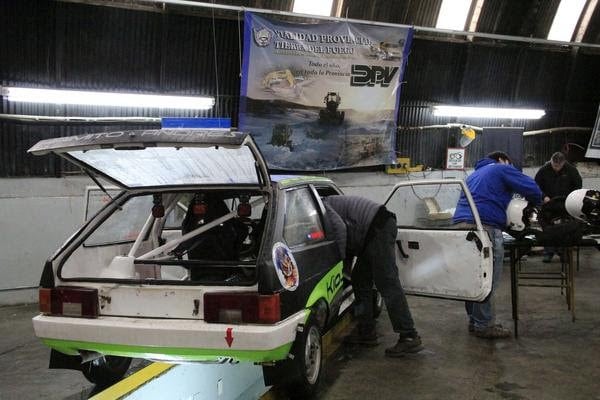 Revisión técnica de los autos en Vialidad Provincial de cara al Premio de la Hermandad