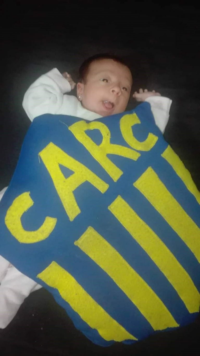 Fue papá y bautizó a su hija con el nombre Rosario Central