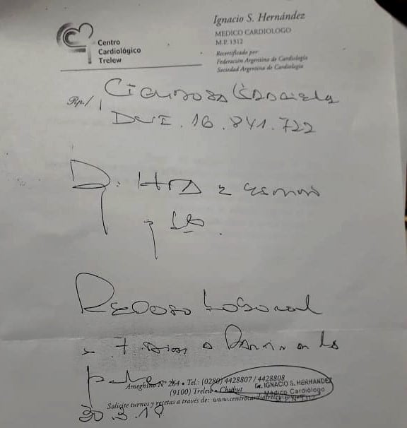 El certificado indica siete días de reposo por hipertensión.