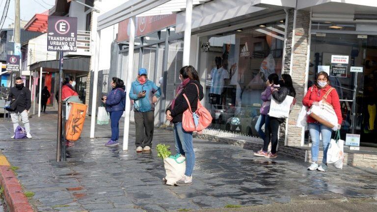 Marcha atrás en las salidas de Bariloche tras el aumento de casos de coronavirus (web).