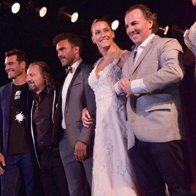 El final de la pasada del gran desfile de los hermanos Vernucci(Fotos: Instagram/ @micaviciconte)