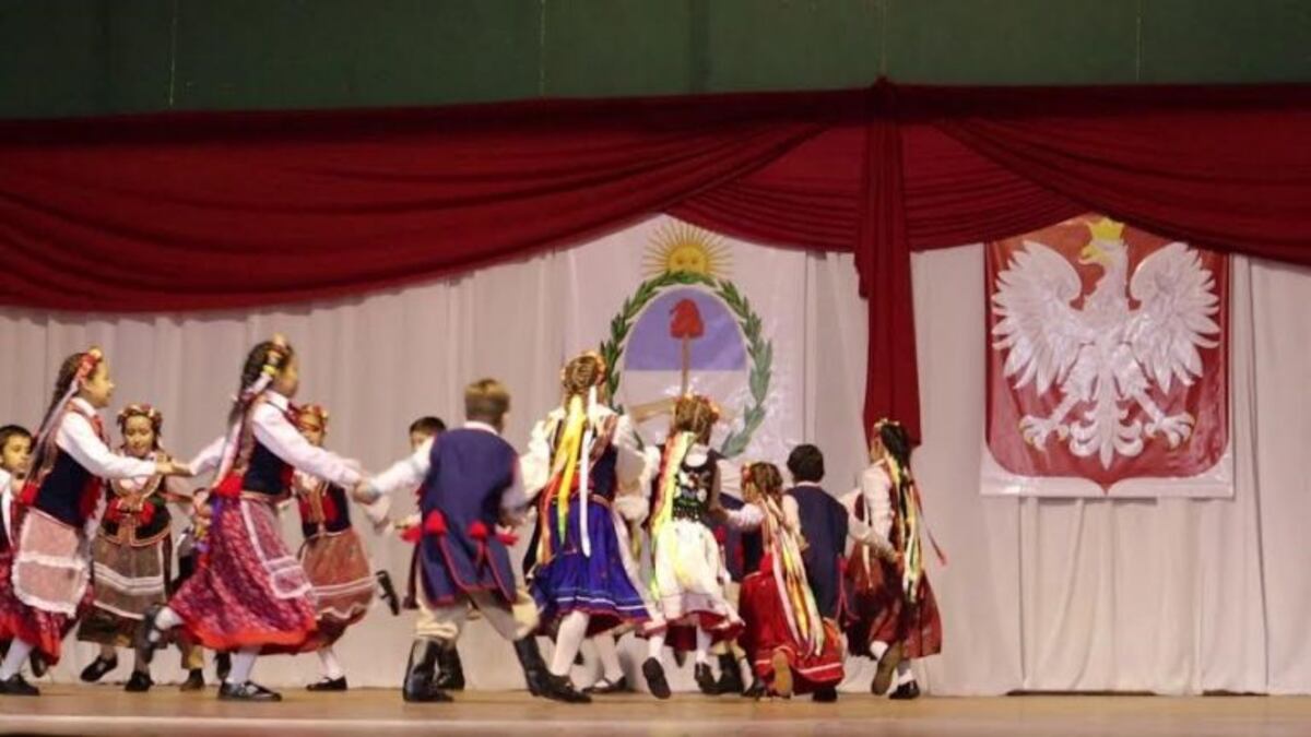 Primer Encuentro Internacional de Danzas Polacas en Apóstoles