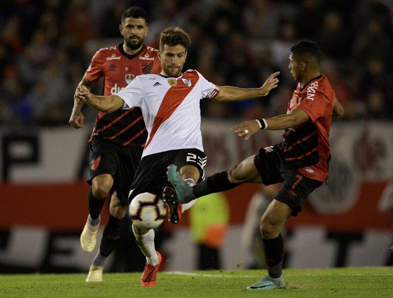 El capitán Leo Ponzio durante el partido con Athletico Paranense en el que River se consagró campeón de la Recopa Sudamericana. (Foto: AFP/ JUAN MABROMATA)