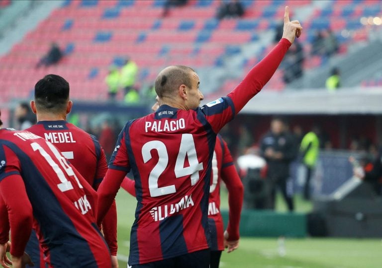 El delantero mantiene su look con la trenza que siempre lo caracterizó (Foto: EFE/EPA/GIORGIO BENVENUTI)