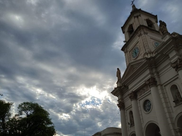 Nublado pero sin lluvias para este viernes.