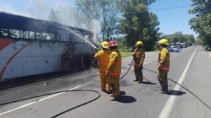 Incendio en un colectivo Monticas