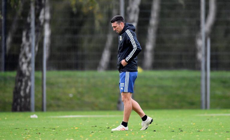 Lionel Scaloni, en el entrenamiento de este jueves. (AP)